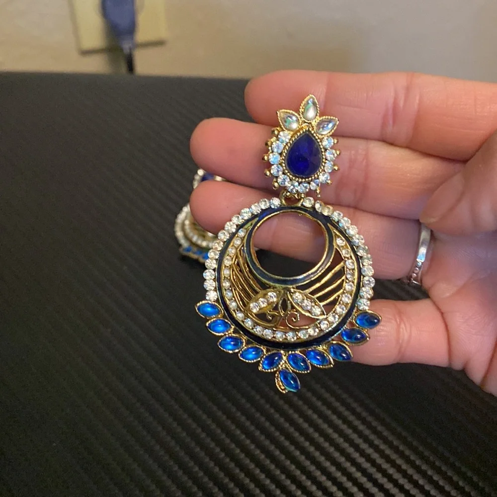 Earring - Picture 2 of 2